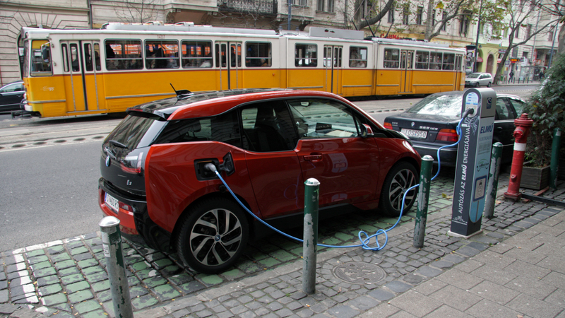 Illustration for article titled The Electric BMW i3 Is The Cheapest Exotic Car You Can Buy